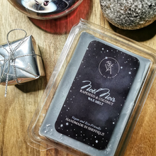 Load image into Gallery viewer, Noël Noir Wax Melt