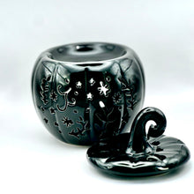Load image into Gallery viewer, Pumpkin Autumn Wax Melt Burner Black Lid off
